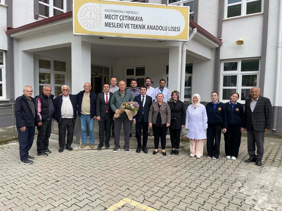 Çetinkaya çiftinden eğitime güçlü destek!