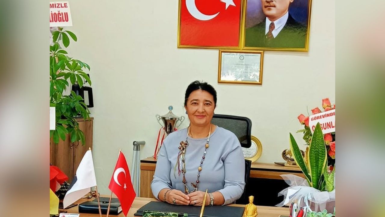 Muhtar Bekiroğlu’ndan çocuklara kışlık bot desteği