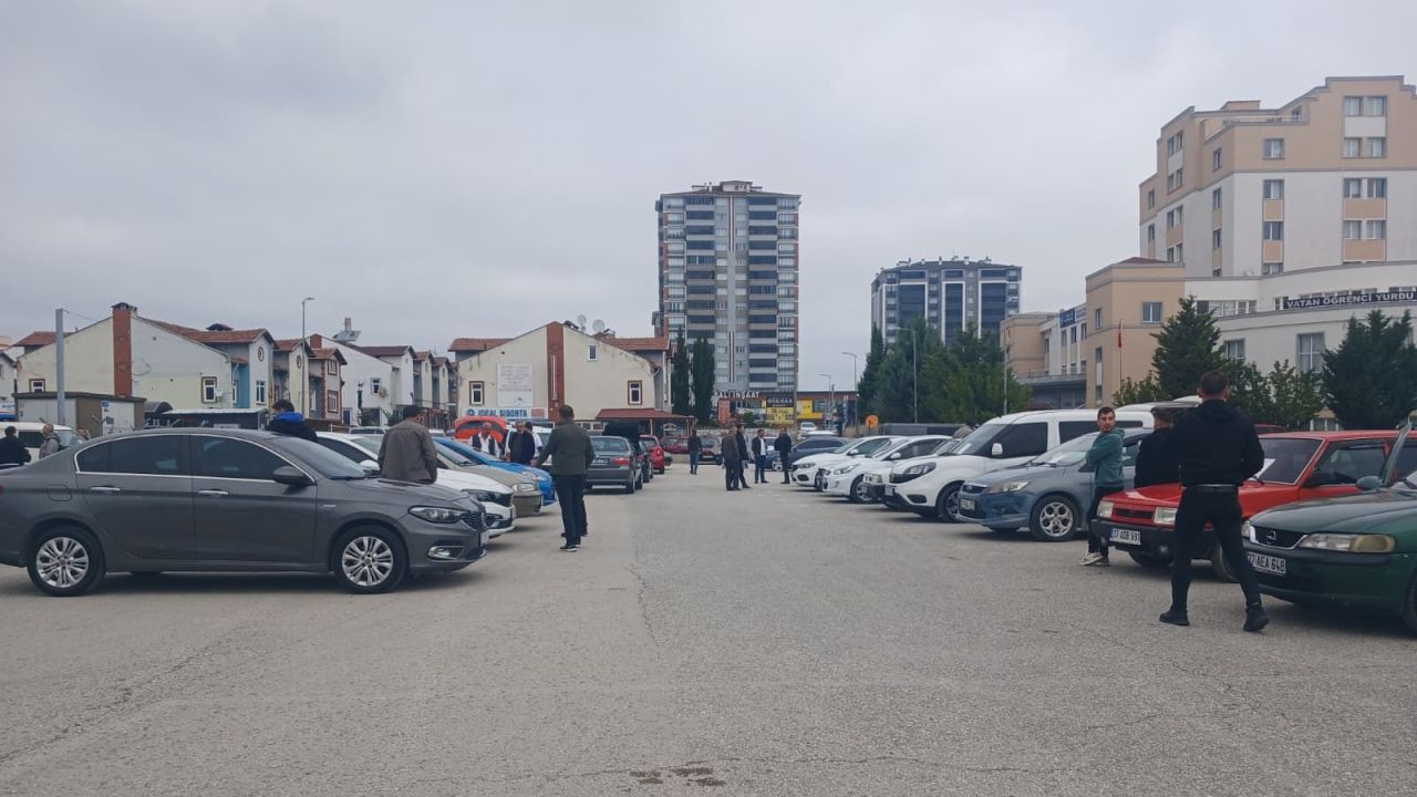 Kuzeykent Oto Pazarı’nda araç sahipleri dertli