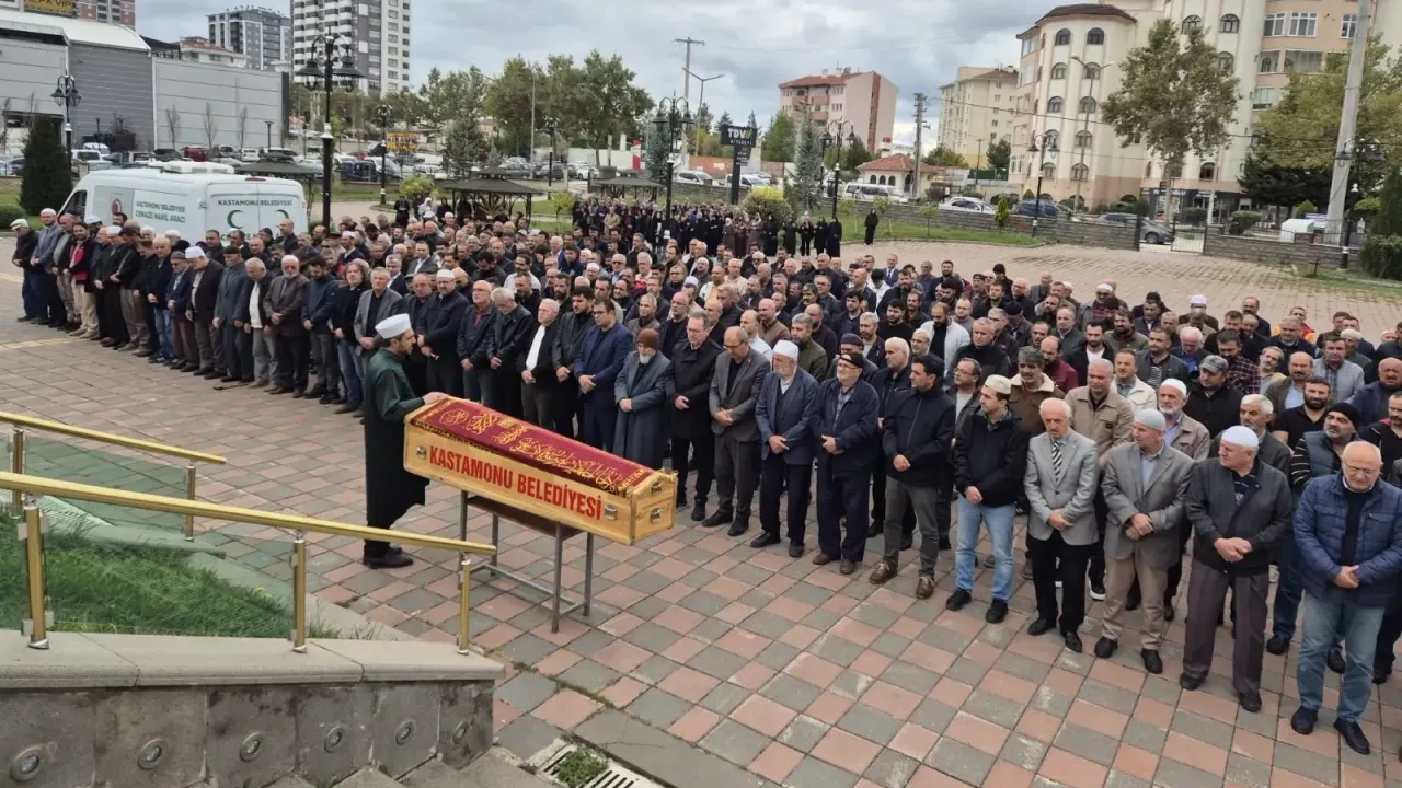 Oda başkanının annesi son yolculuğuna uğurlandı