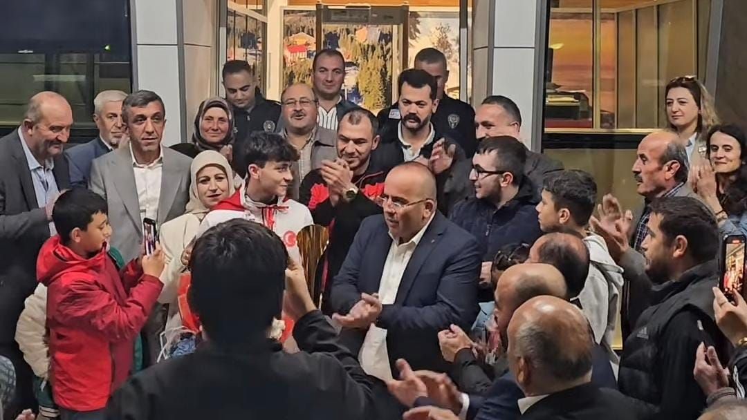 Şampiyon Yiğit, Kastamonu’da alkışlarla karşılandı!