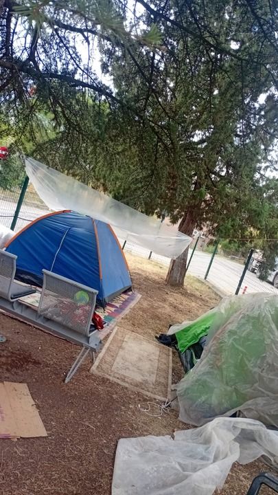 Evleri yandı, sokakta kaldılar: Kastamonu’da iki aile çadırda yaşam mücadelesi veriyor