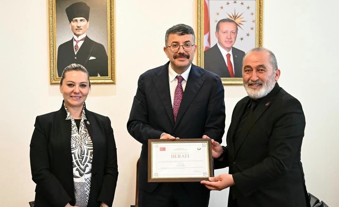 Bakan Yardımcısı’na fahri hemşehrilik beratı!
