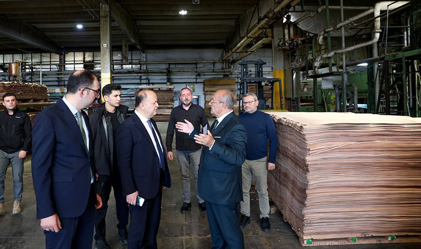 Vali ve kaymakam, başkanın fabrikasını gezdi