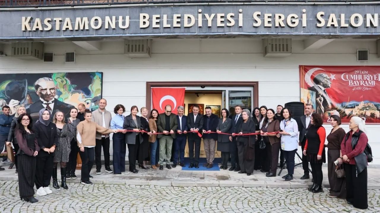 Kastamonu’da 'Cumhuriyet Sanatla Yaşıyor' sergisi açıldı