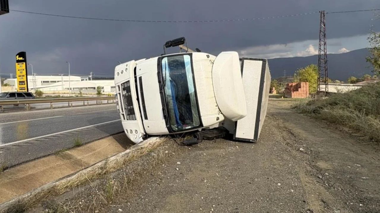 Tosya yolundaki kaza güvenlik kameralarına yansıdı