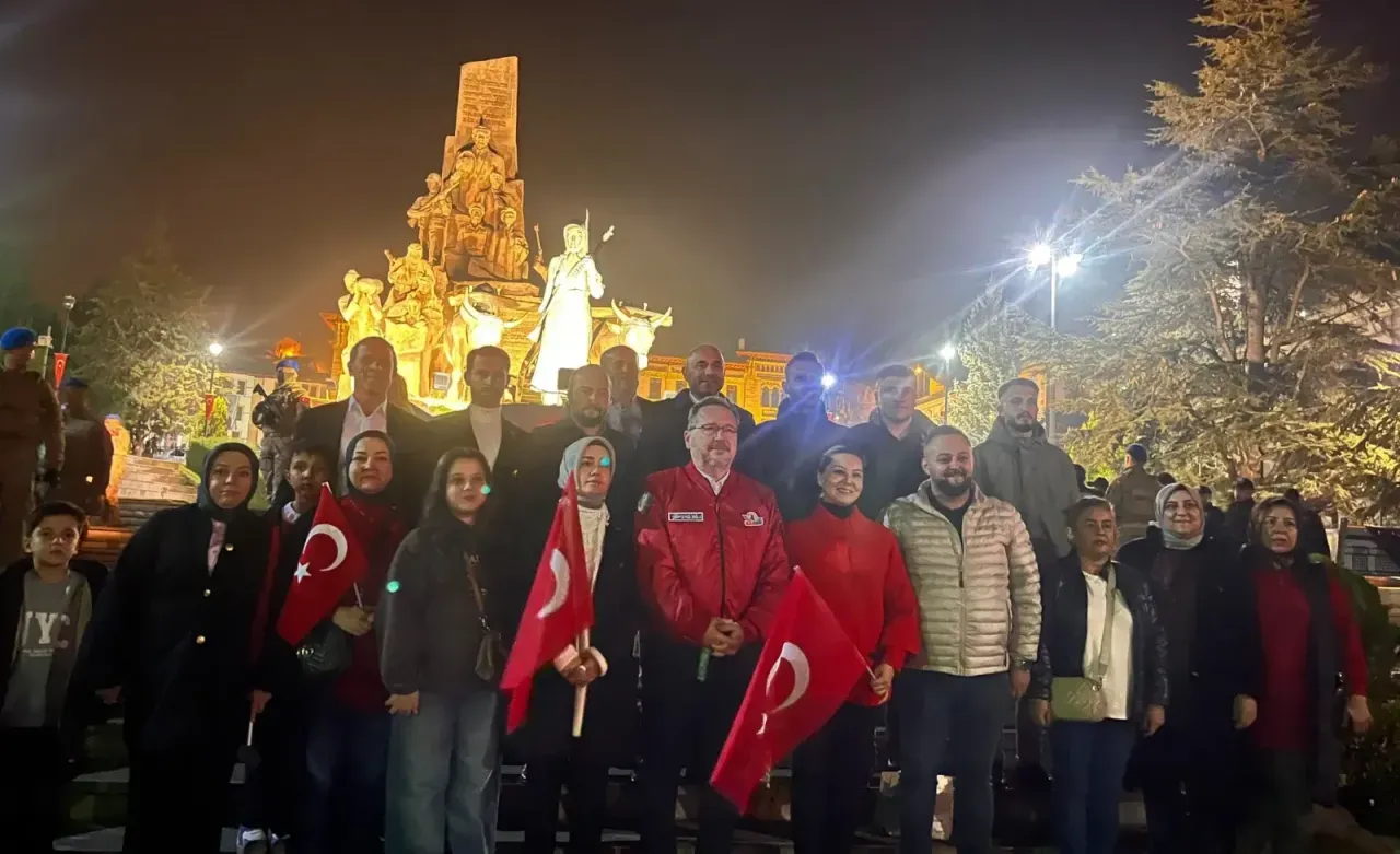 Kastamonu’da Cumhuriyet coşkusu fener alayıyla taçlandı