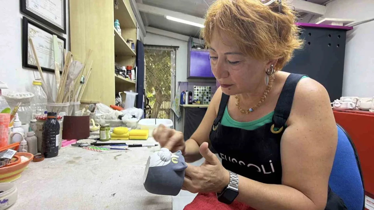 Hobi olarak başladı seramik dükkanı açtı