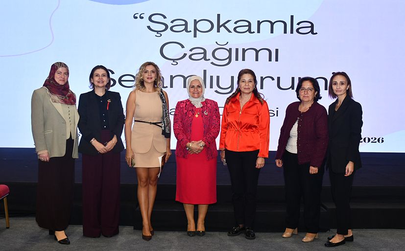 Kastamonu’nun 101 yıllık ‘şapka’ hikayesi ayakta alkışlandı