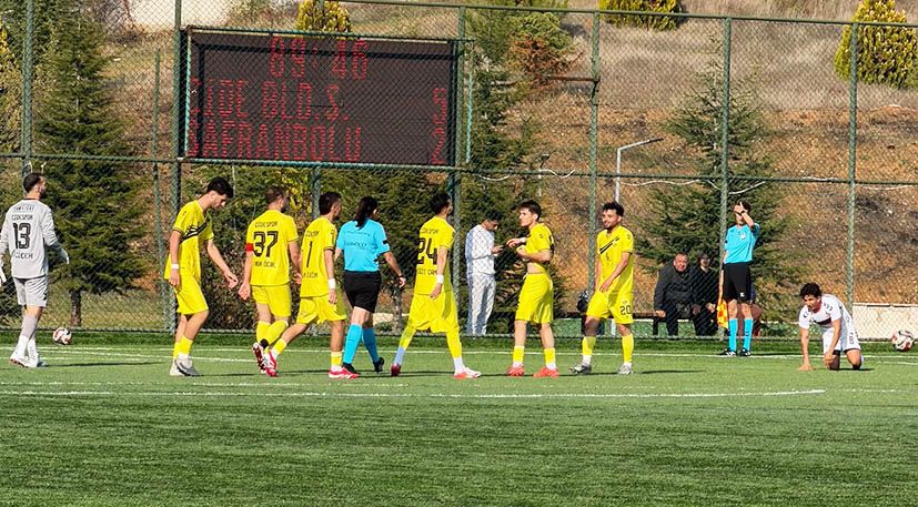 Kaptan Faruk Öcal şov yaptı: Cide Belediye, Safranbolu’ya gol yağdırdı!