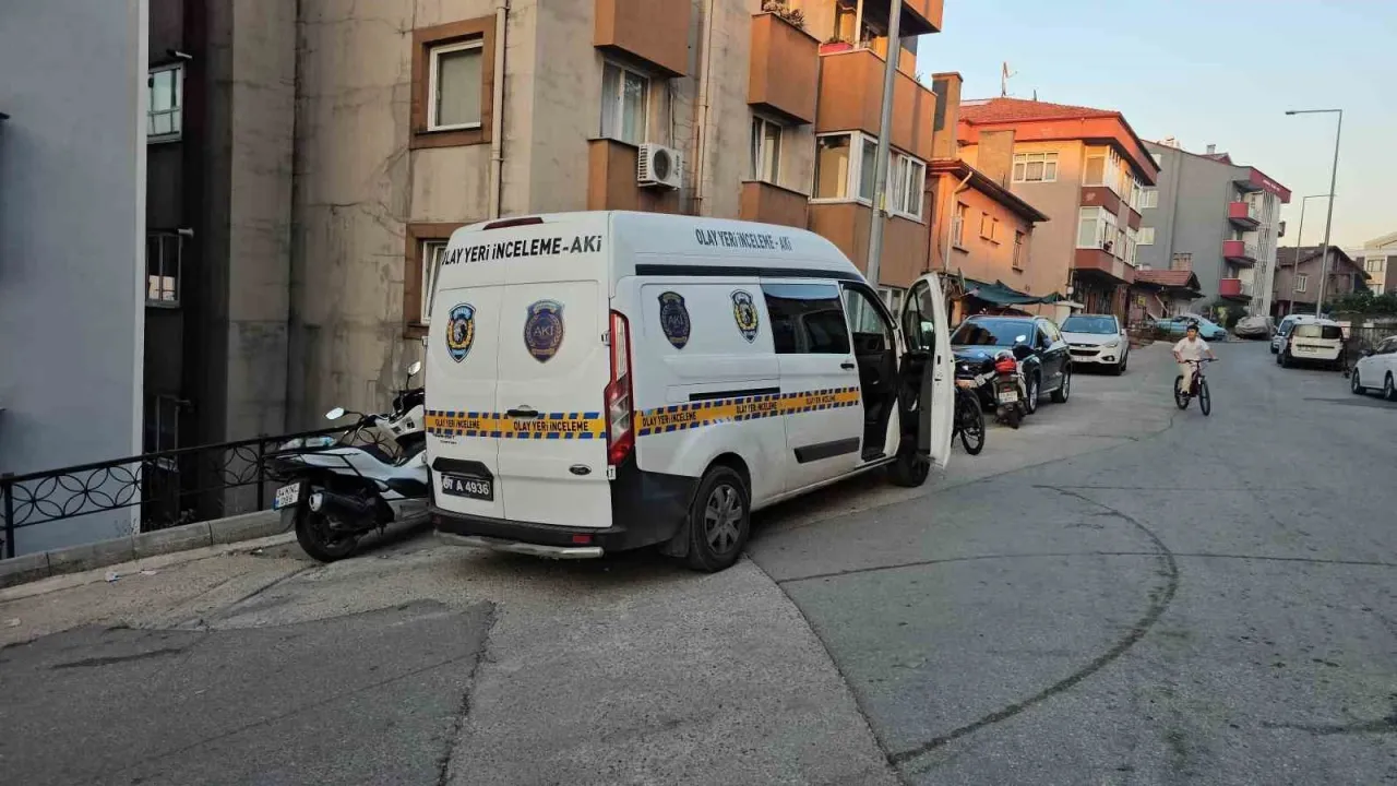 Yalnız yaşayan adam evinde ölü bulundu