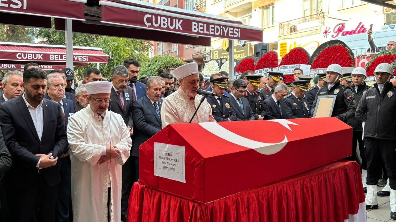 Şehit polis memuru toprağa verildi