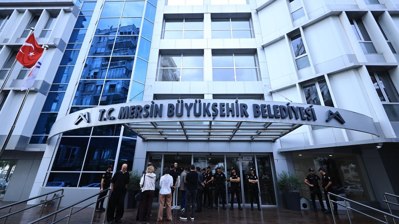 3 belediyeye yolsuzluk operasyonu: 59 gözaltı