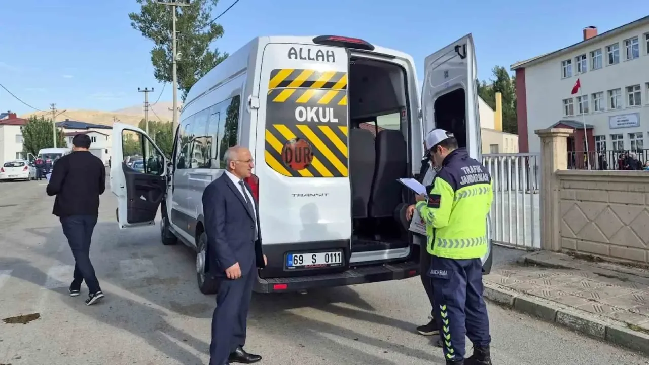 Bayburt’ta öğrenci servisleri denetlendi