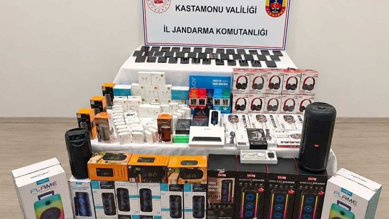 Kastamonu’da çok sayıda kaçak cep telefonu ele geçirildi!