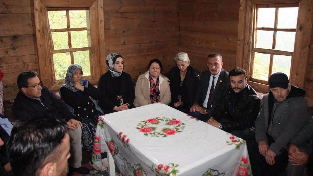 Deresökü köyünde yaralar birlikte sarılıyor