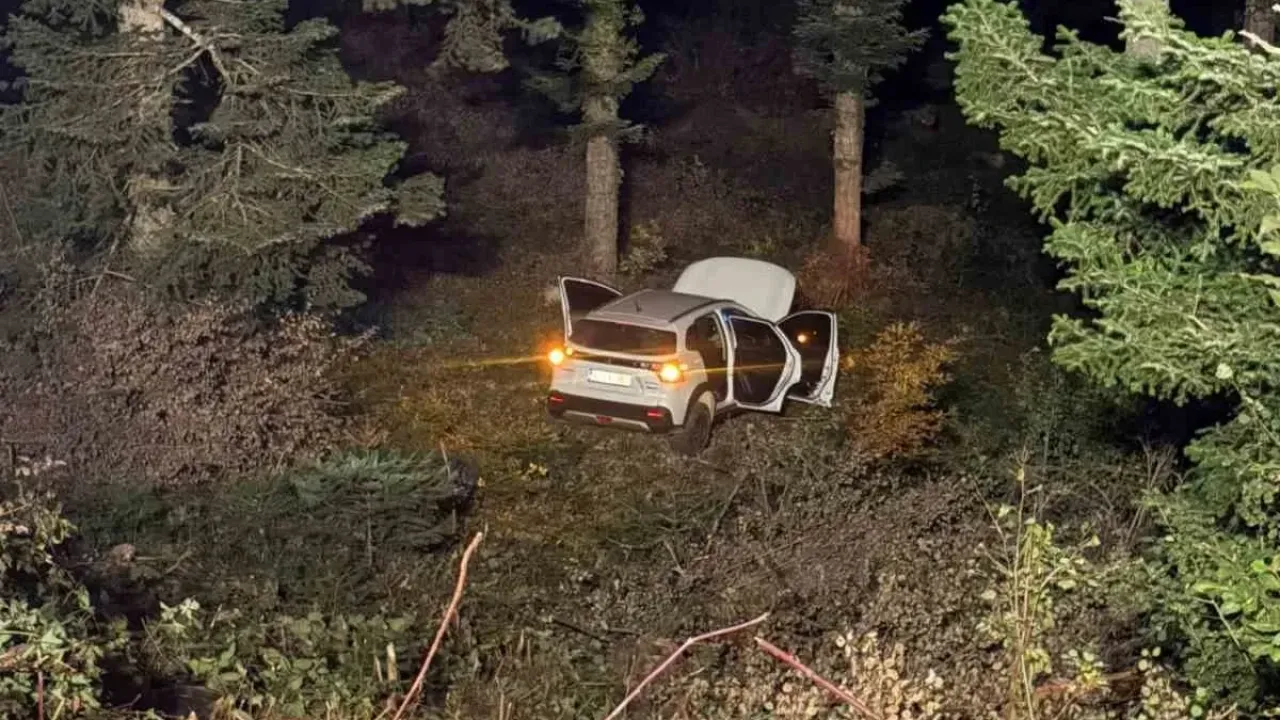 Otomobil uçuruma uçtu: 4 yaralı