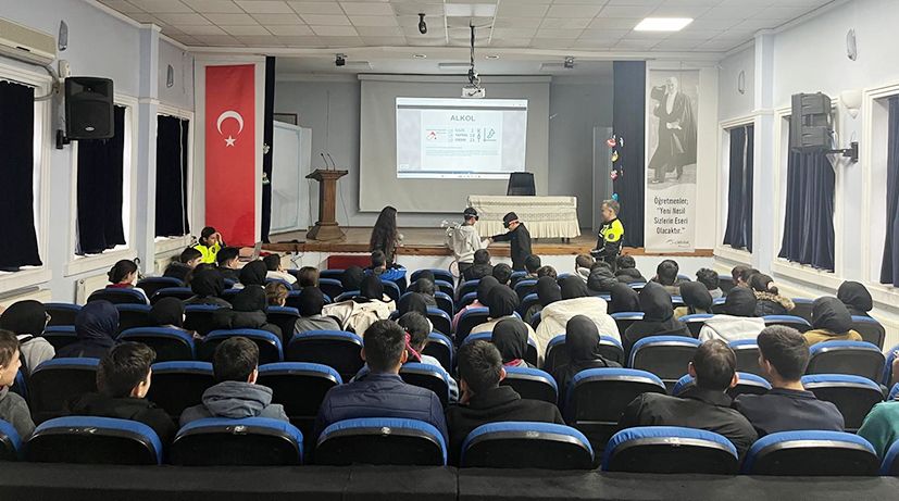 Kastamonu’da öğrencilere trafik kurallarıyla ilgili hayati uyarılar