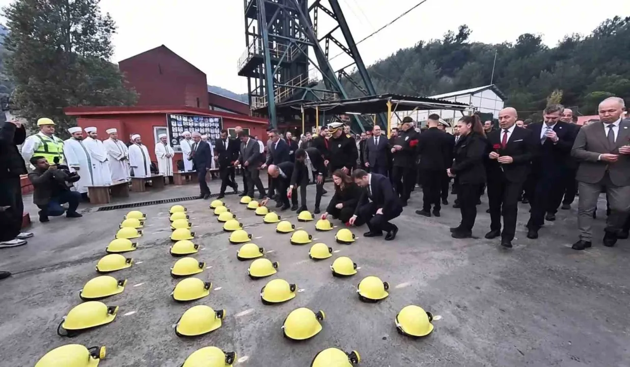 Maden faciasında ölen 43 madenci unutulmadı