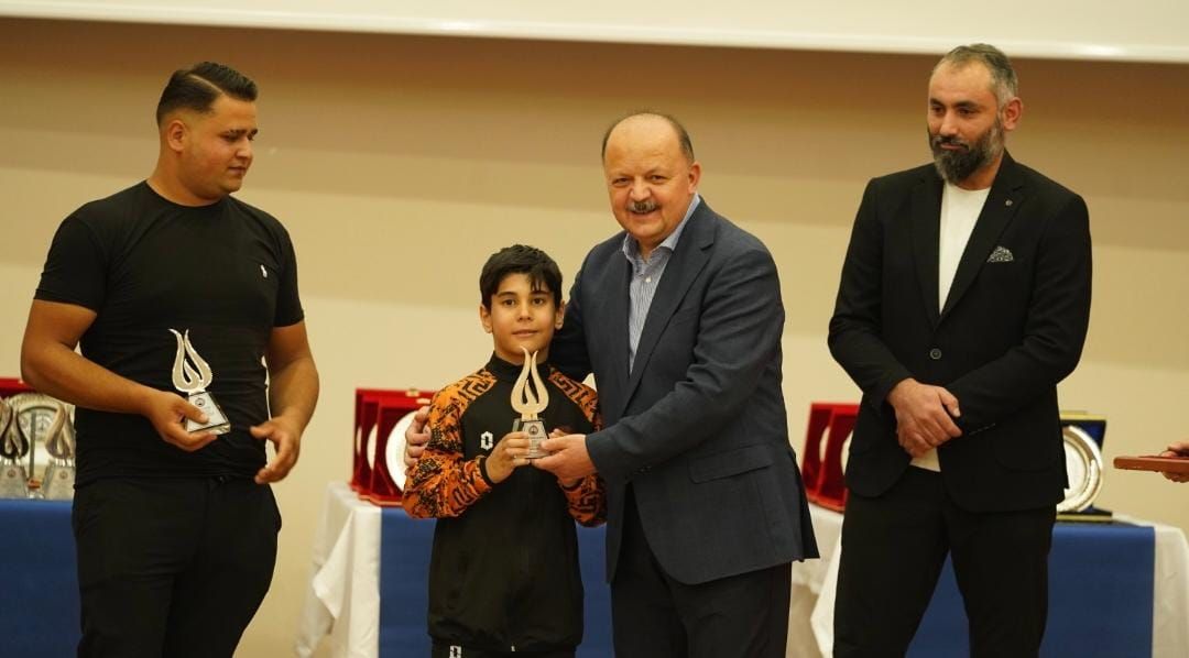 Kastamonu’da “Sporun Enleri” ödüllerini aldı