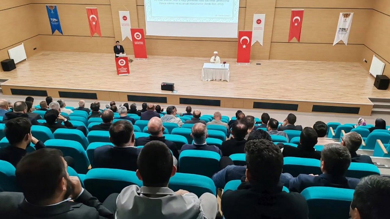 Din görevlilerine konferans: ‘Cami ve Sosyal Hayat’ konuşuldu