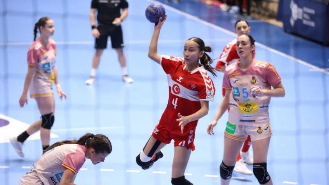 Kastamonulu hentbolcular Yunanistan’da