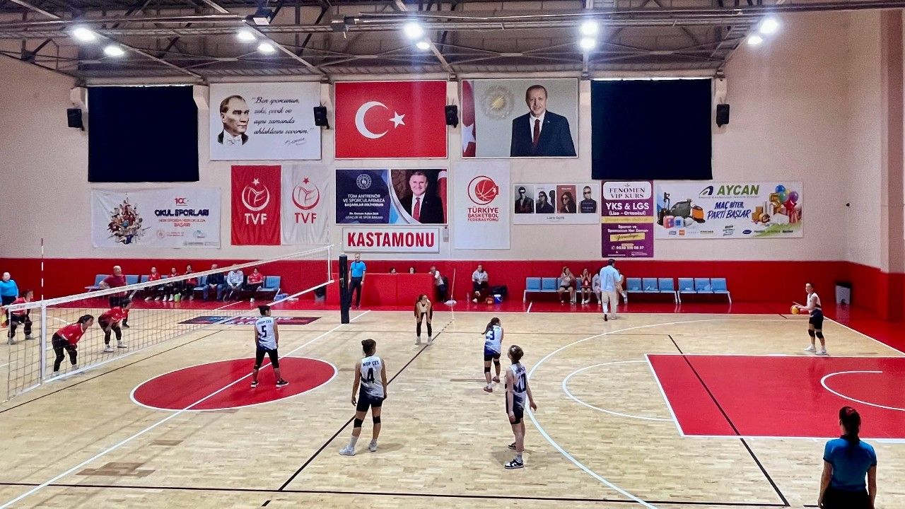 Çocuk Evleri Sitelerinin çocukları sahada buluştu
